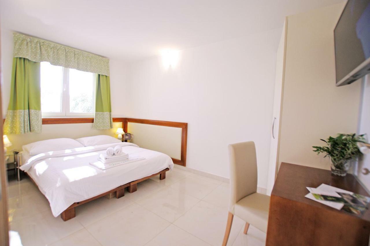 Apartman Murter Center 4+1 Id 720 Apartment Bagian luar foto