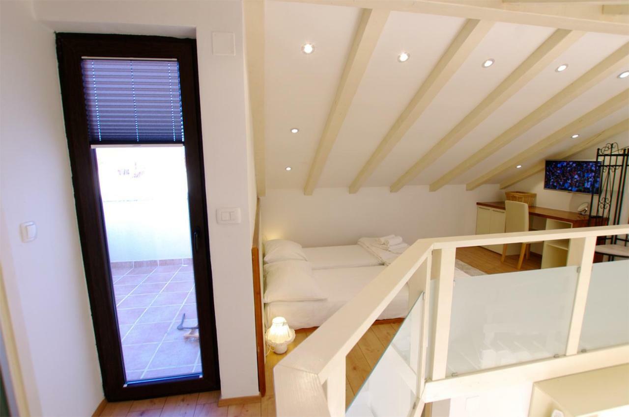 Apartman Murter Center 4+1 Id 720 Apartment Bagian luar foto