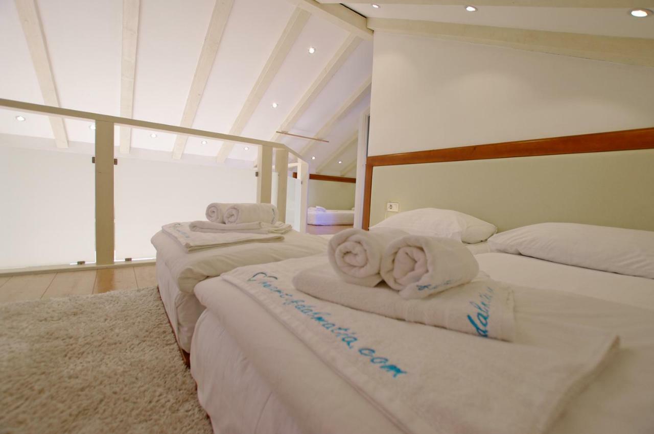 Apartman Murter Center 4+1 Id 720 Apartment Bagian luar foto